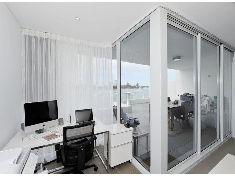 Unit 302/3 Marco Polo Drive, Mandurah WA 6210