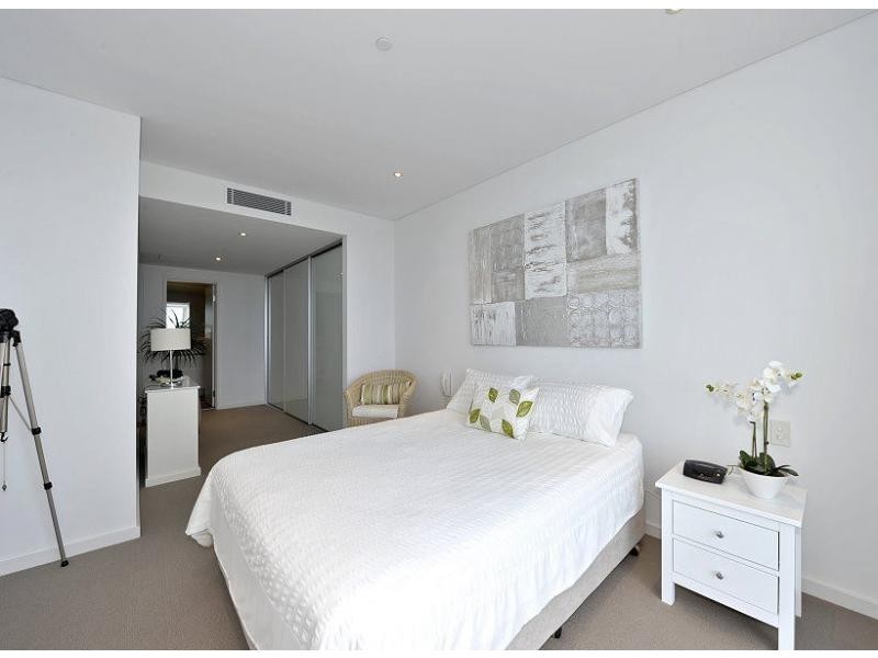 Unit 302/3 Marco Polo Drive, Mandurah WA 6210