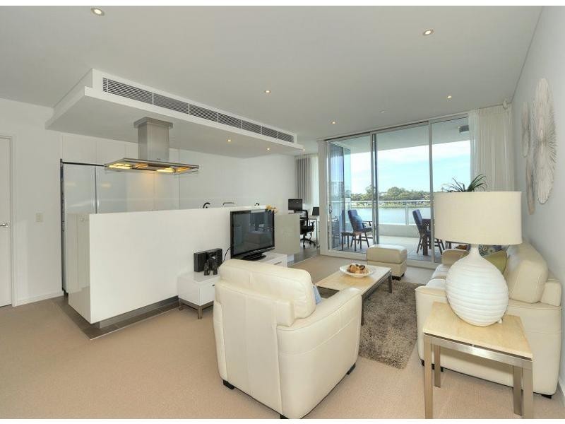 Unit 302/3 Marco Polo Drive, Mandurah WA 6210