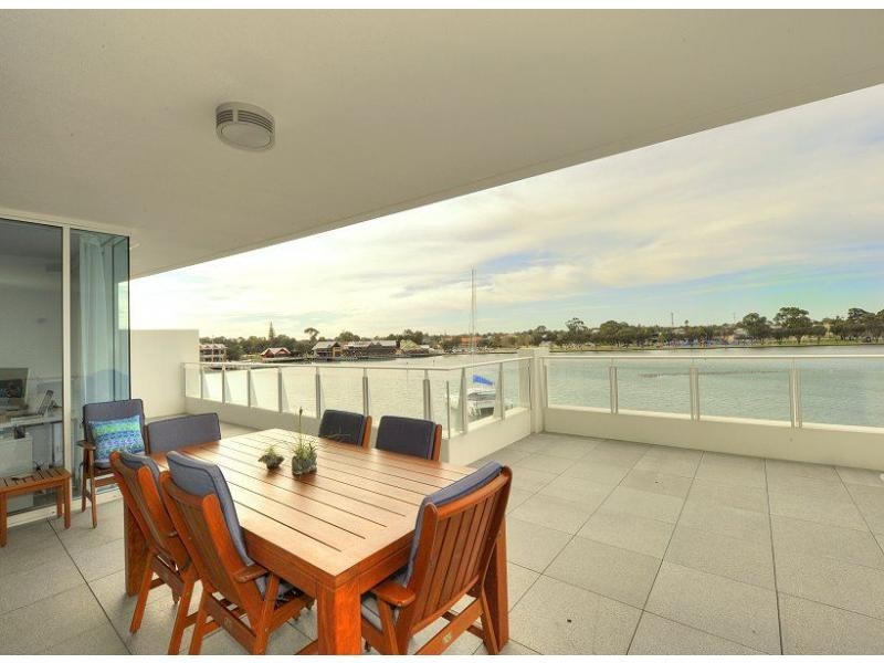 Unit 302/3 Marco Polo Drive, Mandurah WA 6210