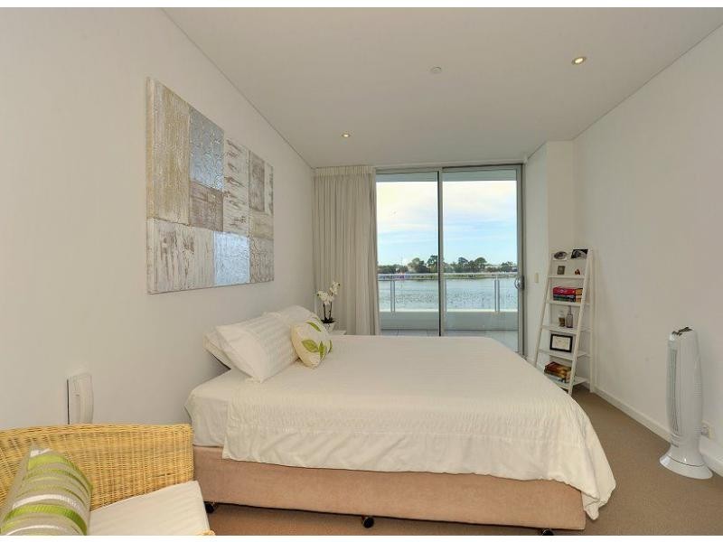 Unit 302/3 Marco Polo Drive, Mandurah WA 6210