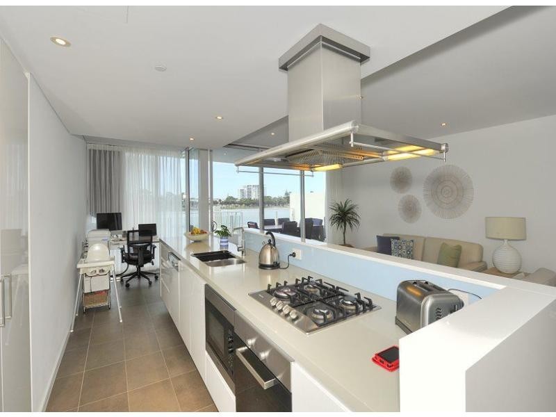 Unit 302/3 Marco Polo Drive, Mandurah WA 6210