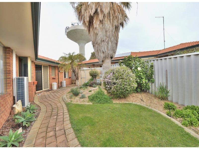 5A Fulmar Place, Halls Head WA 6210