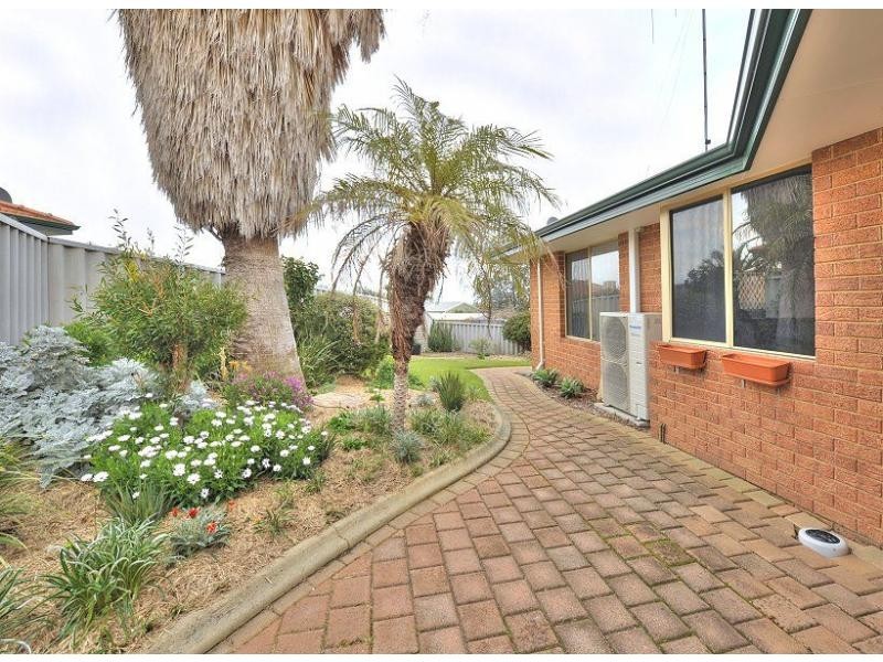 5A Fulmar Place, Halls Head WA 6210