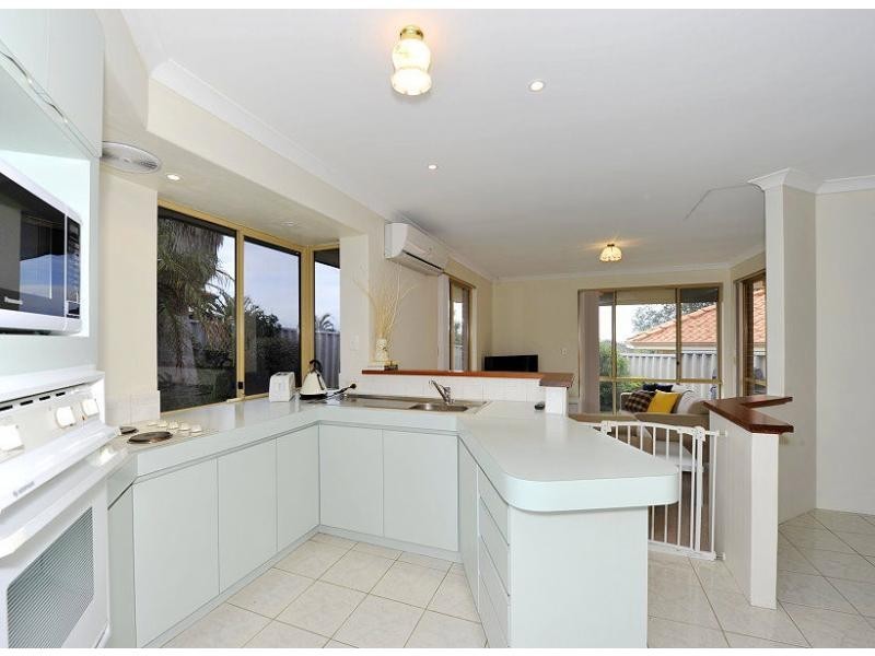 5A Fulmar Place, Halls Head WA 6210