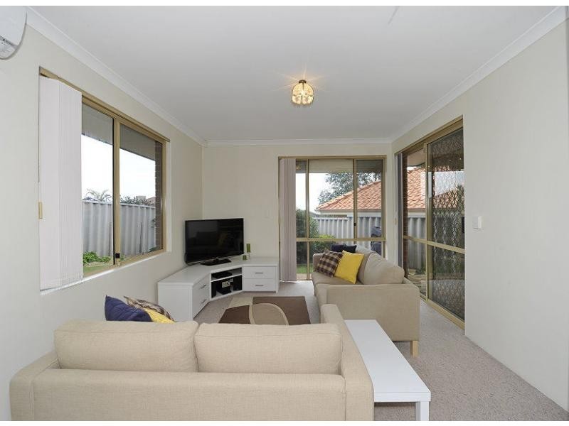 5A Fulmar Place, Halls Head WA 6210