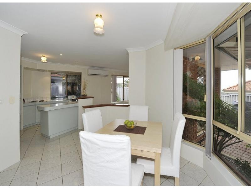 5A Fulmar Place, Halls Head WA 6210