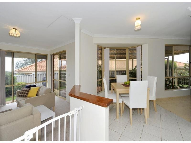 5A Fulmar Place, Halls Head WA 6210