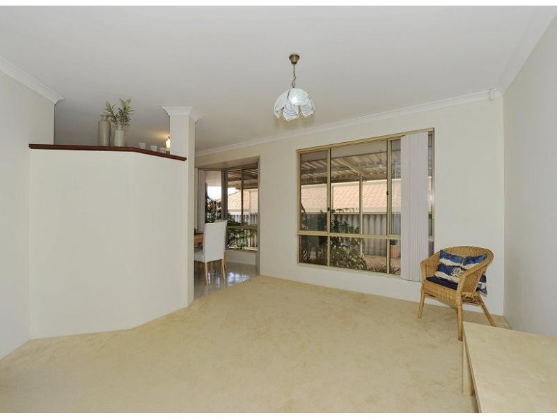 5A Fulmar Place, Halls Head WA 6210