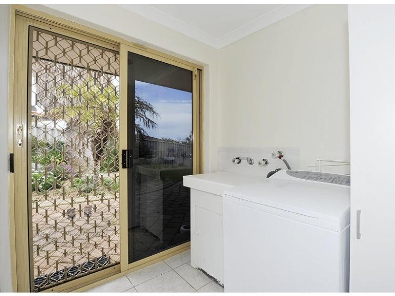 5A Fulmar Place, Halls Head WA 6210