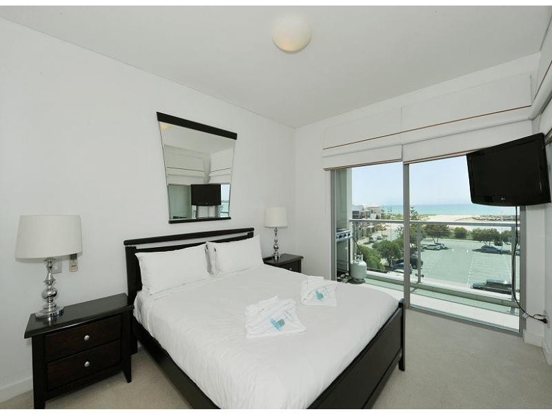 3302/16 Dolphin Drive, Mandurah WA 6210