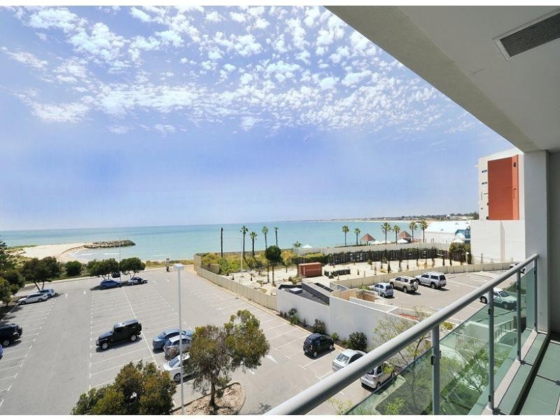 3302/16 Dolphin Drive, Mandurah WA 6210