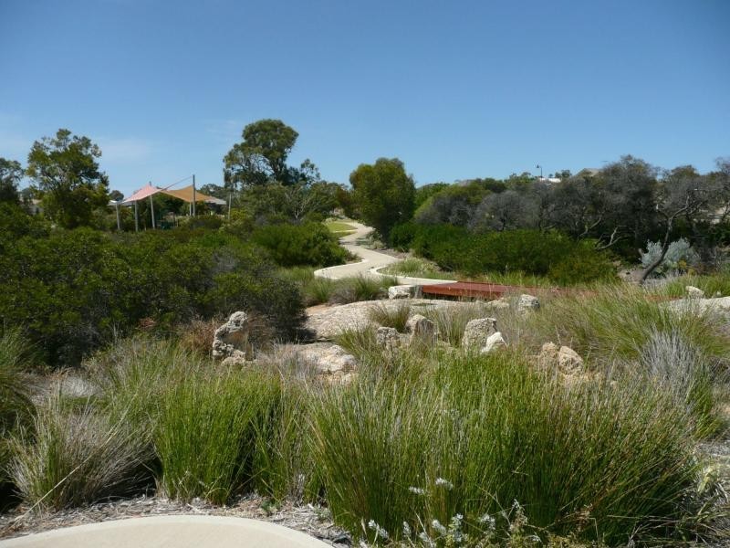 11 Karri Karri Pass, Lakelands WA 6180