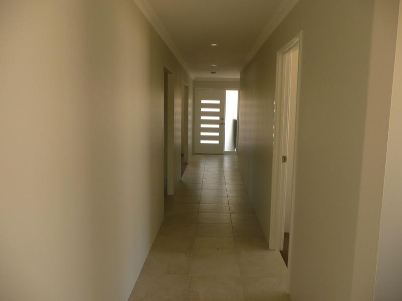 11 Karri Karri Pass, Lakelands WA 6180