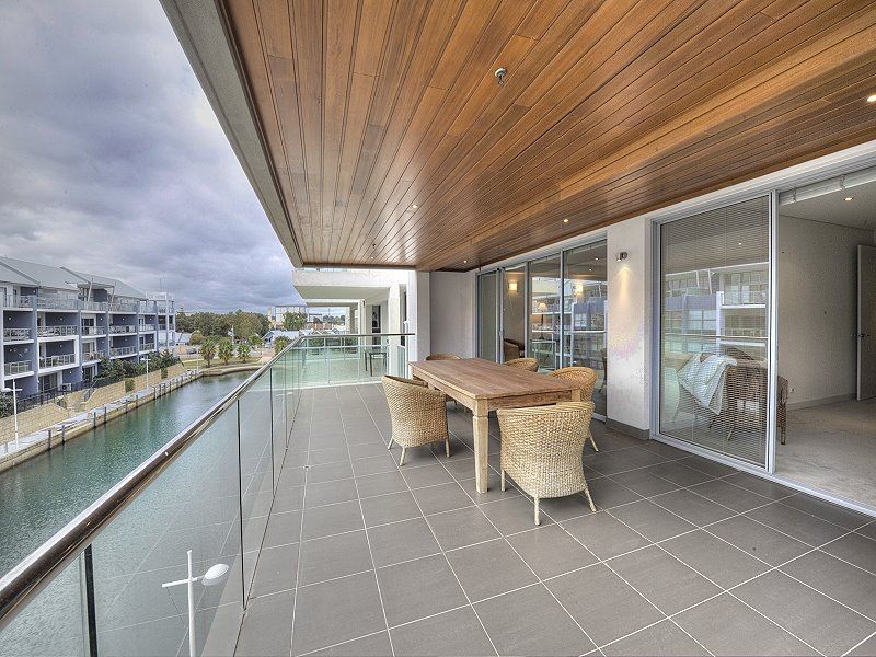 2/12 Torcello Mews, Mandurah WA 6210