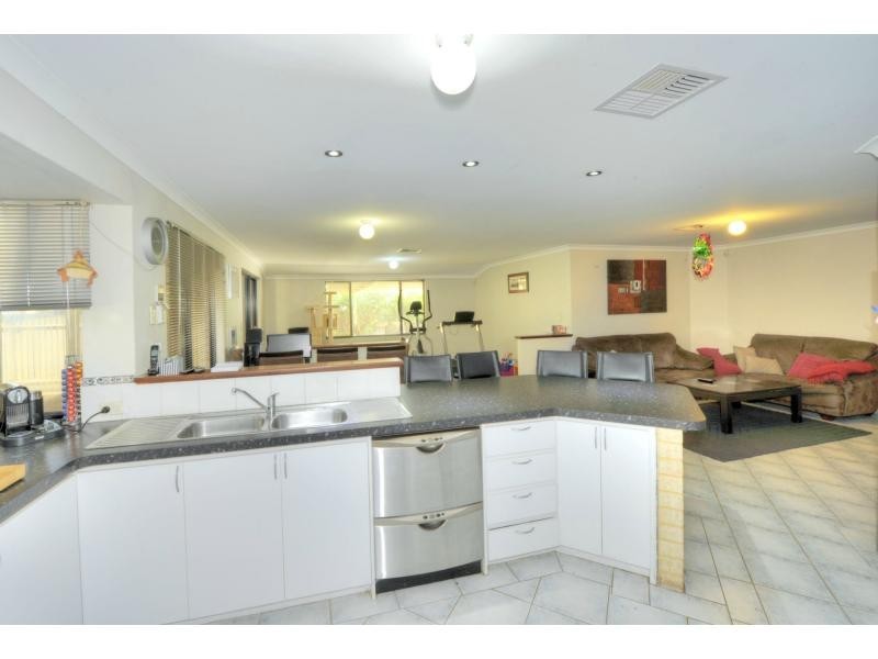 27 Crawford Street, Mandurah WA 6210