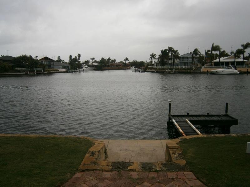 22 Warren Place, Dudley Park WA 6210