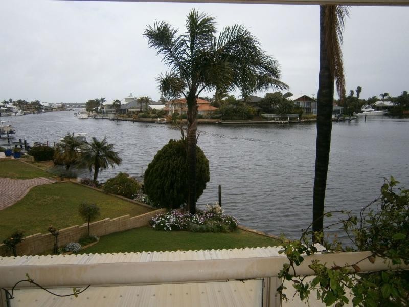 22 Warren Place, Dudley Park WA 6210