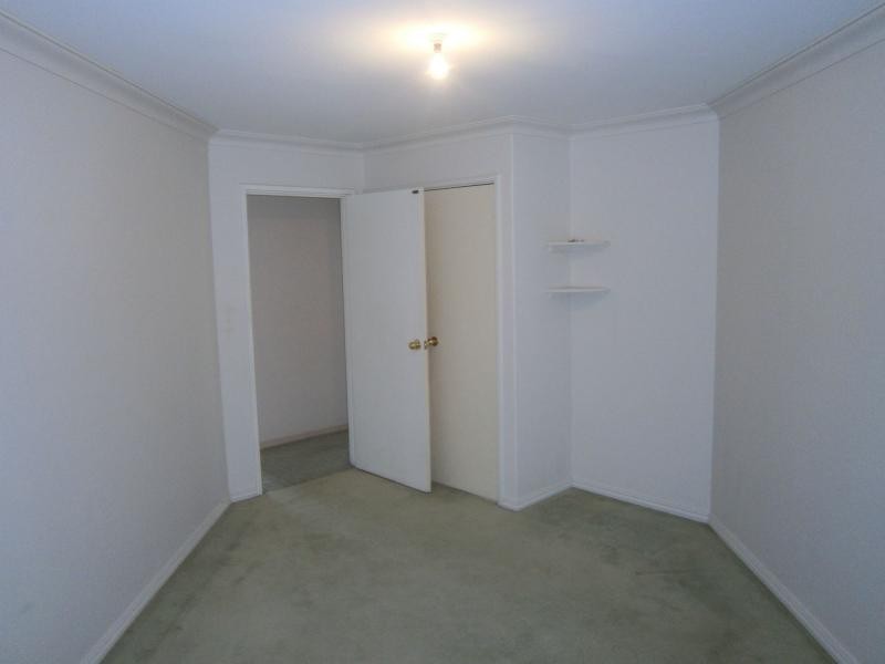 22 Warren Place, Dudley Park WA 6210