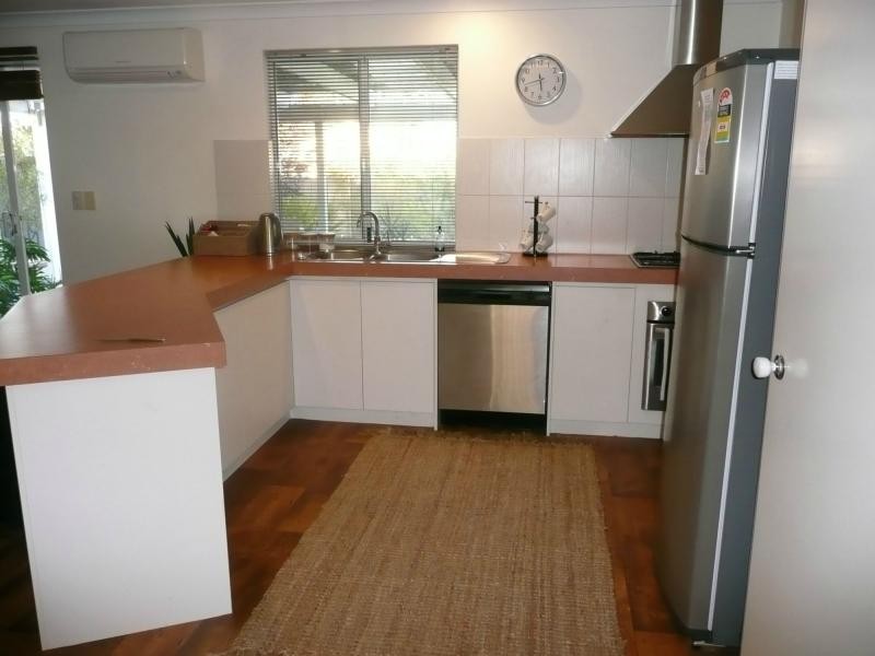 11 Reynolds Avenue, Greenfields WA 6210