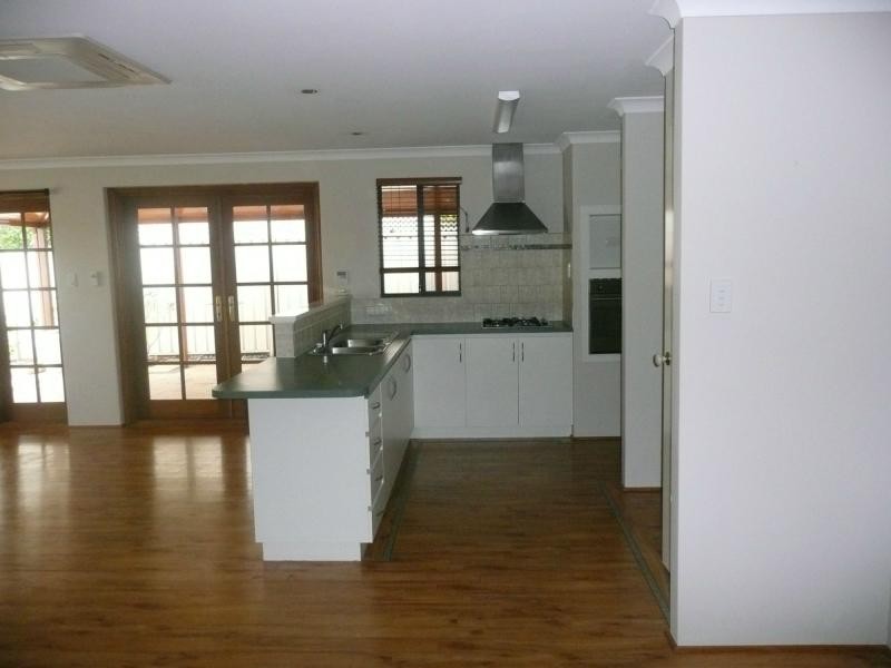 4/10 Bedingfeld Road, Greenfields WA 6210