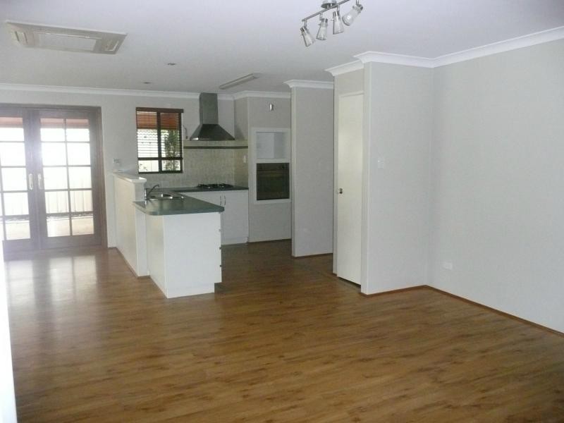 4/10 Bedingfeld Road, Greenfields WA 6210