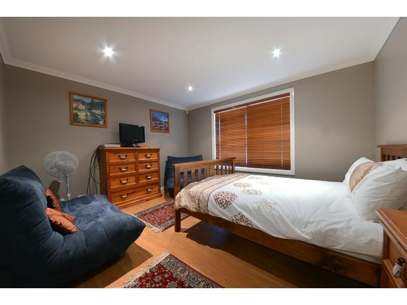 8 Podman Turn, Madora Bay WA 6210