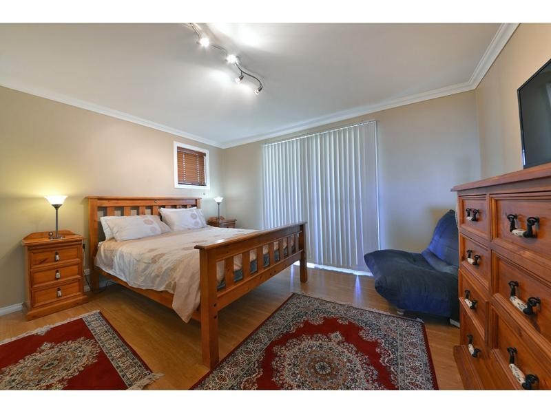 8 Podman Turn, Madora Bay WA 6210