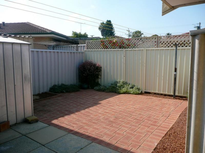 Unit 8/2 Loaring Street, Silver Sands WA 6210