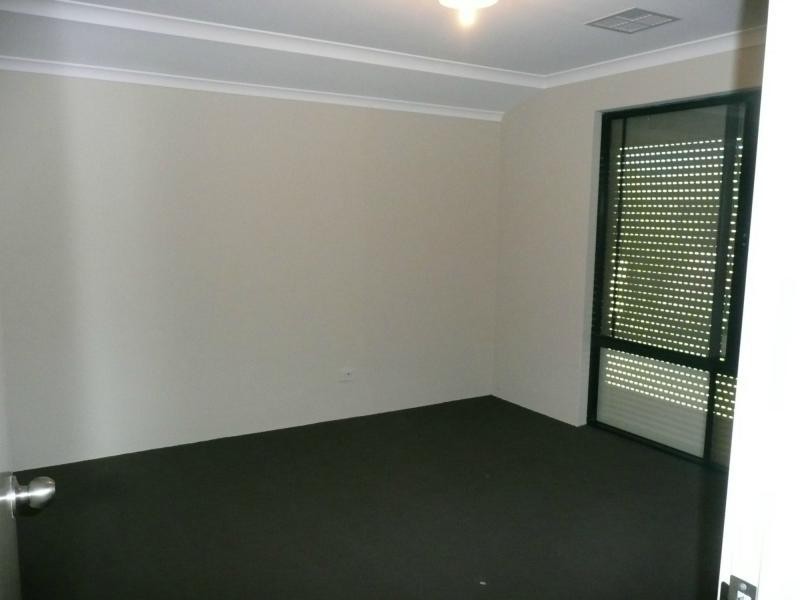 15 Highcliffe Circle, Lakelands WA 6180