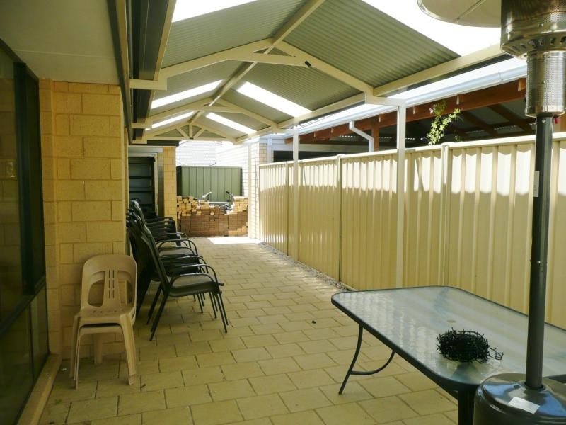 15 Highcliffe Circle, Lakelands WA 6180