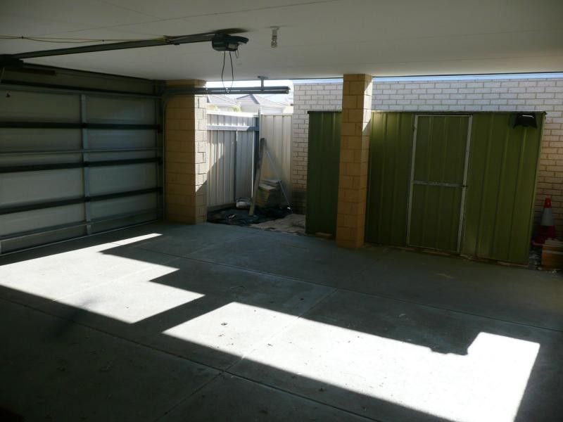 15 Highcliffe Circle, Lakelands WA 6180