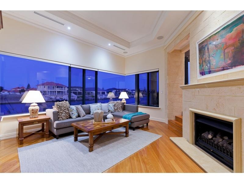 10 Santavea Mews, MANDURAH, Halls Head WA 6210