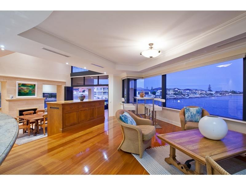 10 Santavea Mews, MANDURAH, Halls Head WA 6210