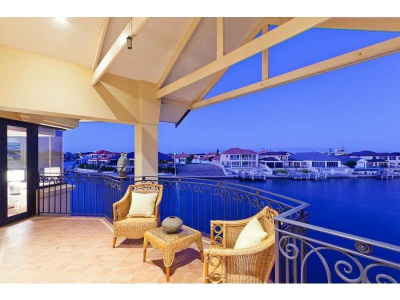 10 Santavea Mews, MANDURAH, Halls Head WA 6210