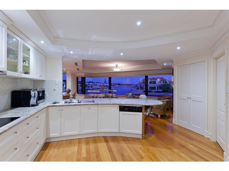 10 Santavea Mews, MANDURAH, Halls Head WA 6210