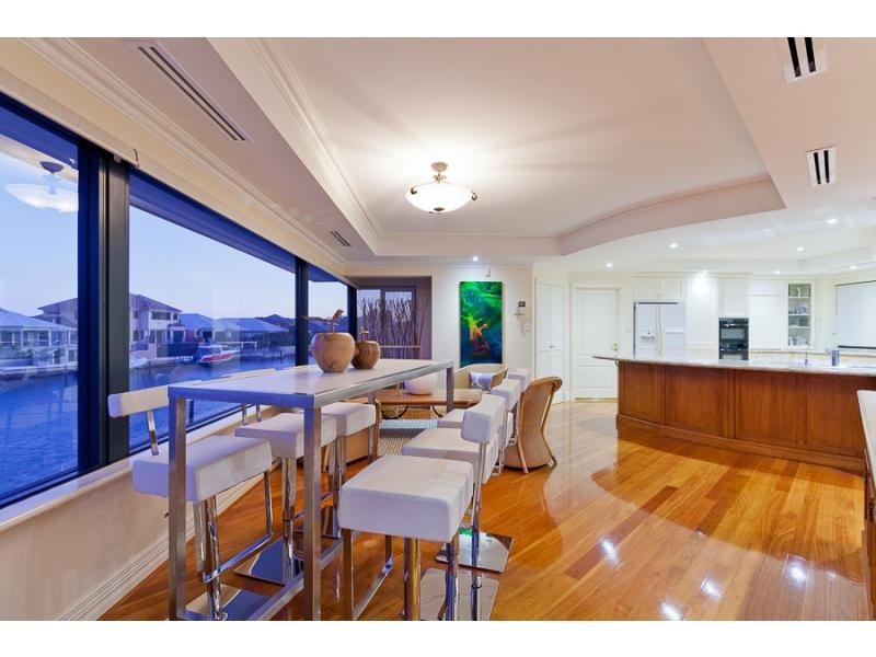 10 Santavea Mews, MANDURAH, Halls Head WA 6210