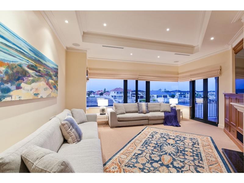 10 Santavea Mews, MANDURAH, Halls Head WA 6210