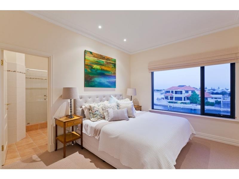 10 Santavea Mews, MANDURAH, Halls Head WA 6210