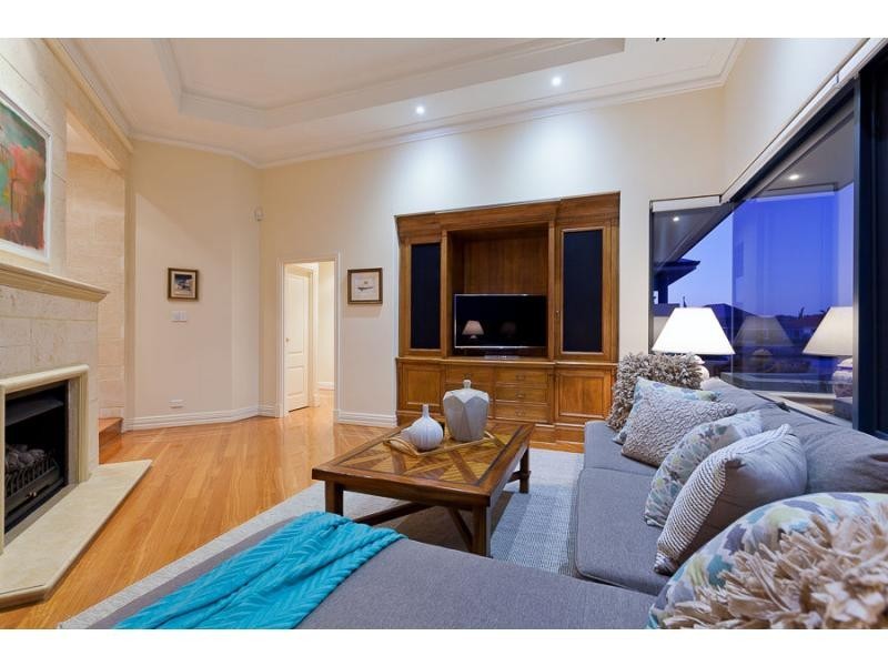 10 Santavea Mews, MANDURAH, Halls Head WA 6210