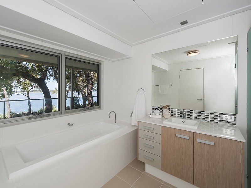 32/30 Sirrocco Drive, Mandurah WA 6210