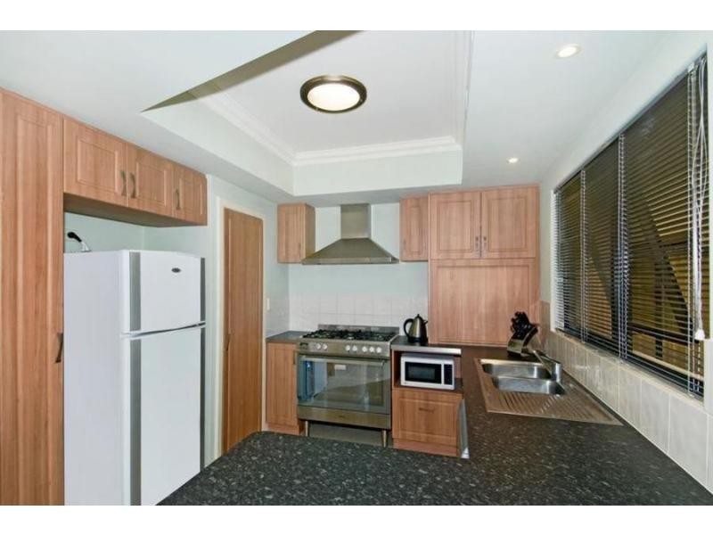 Unit 4/21 Pebble Beach Boulevard, Meadow Springs WA 6210