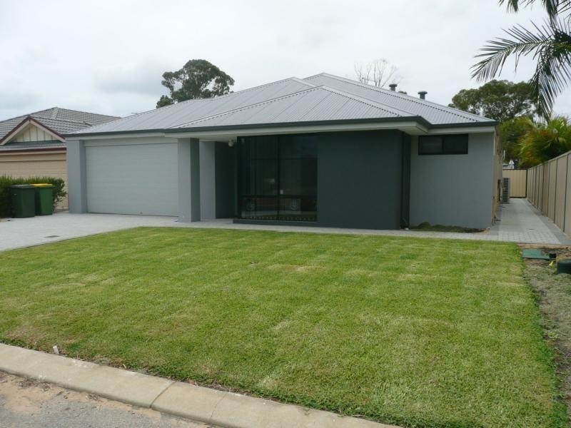 9 Bindak Brace, Greenfields WA 6210