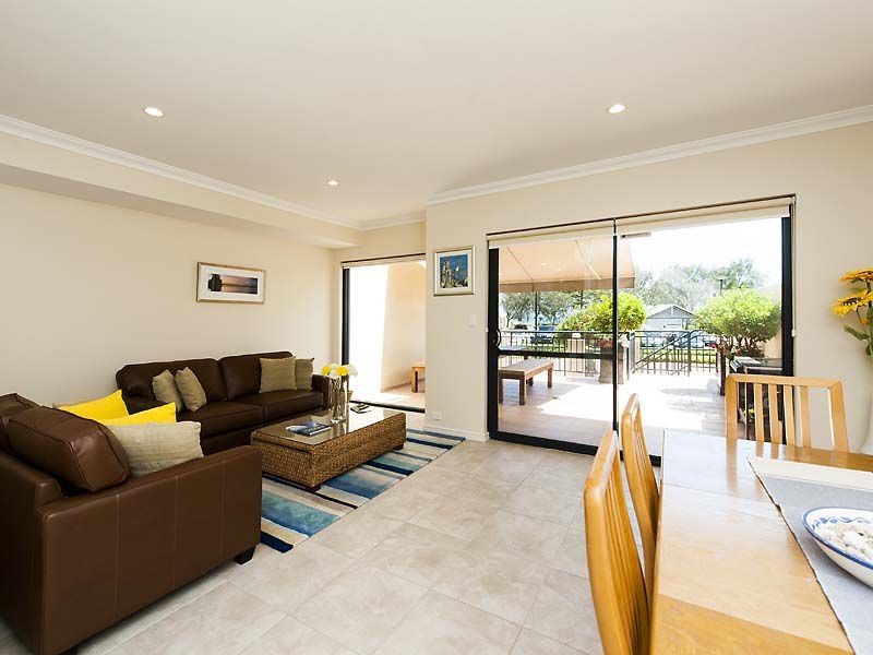 Unit 2/34 Village Mews, Wannanup WA 6210