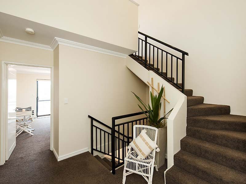 Unit 2/34 Village Mews, Wannanup WA 6210