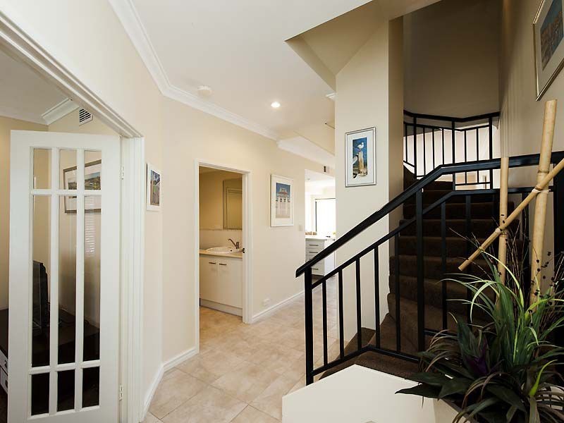 Unit 2/34 Village Mews, Wannanup WA 6210