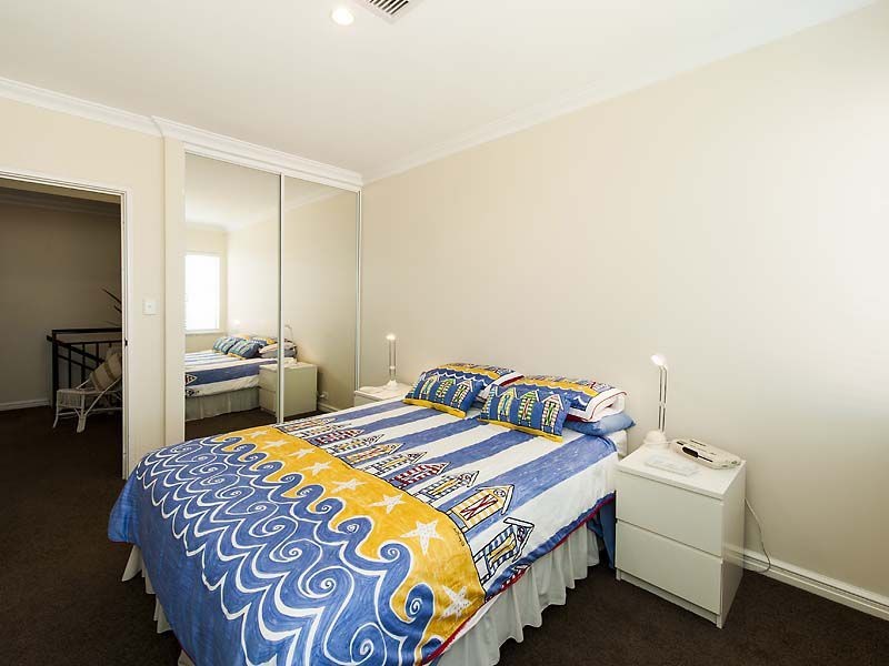 Unit 2/34 Village Mews, Wannanup WA 6210