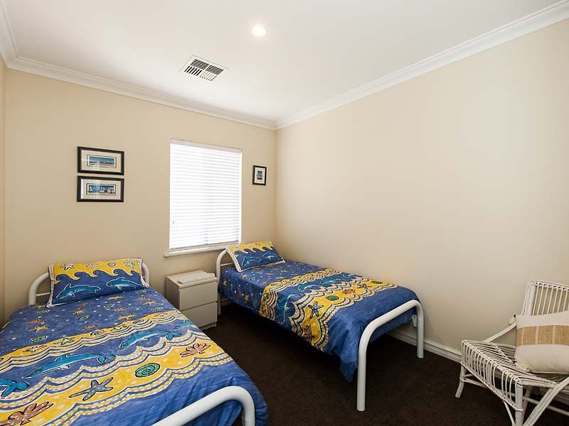 Unit 2/34 Village Mews, Wannanup WA 6210