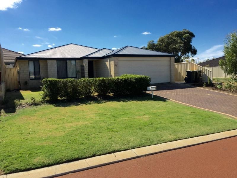 27 Kerkeri Heights, Lakelands WA 6180