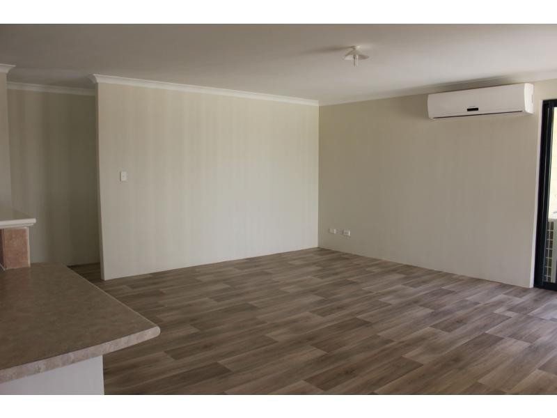 27 Kerkeri Heights, Lakelands WA 6180